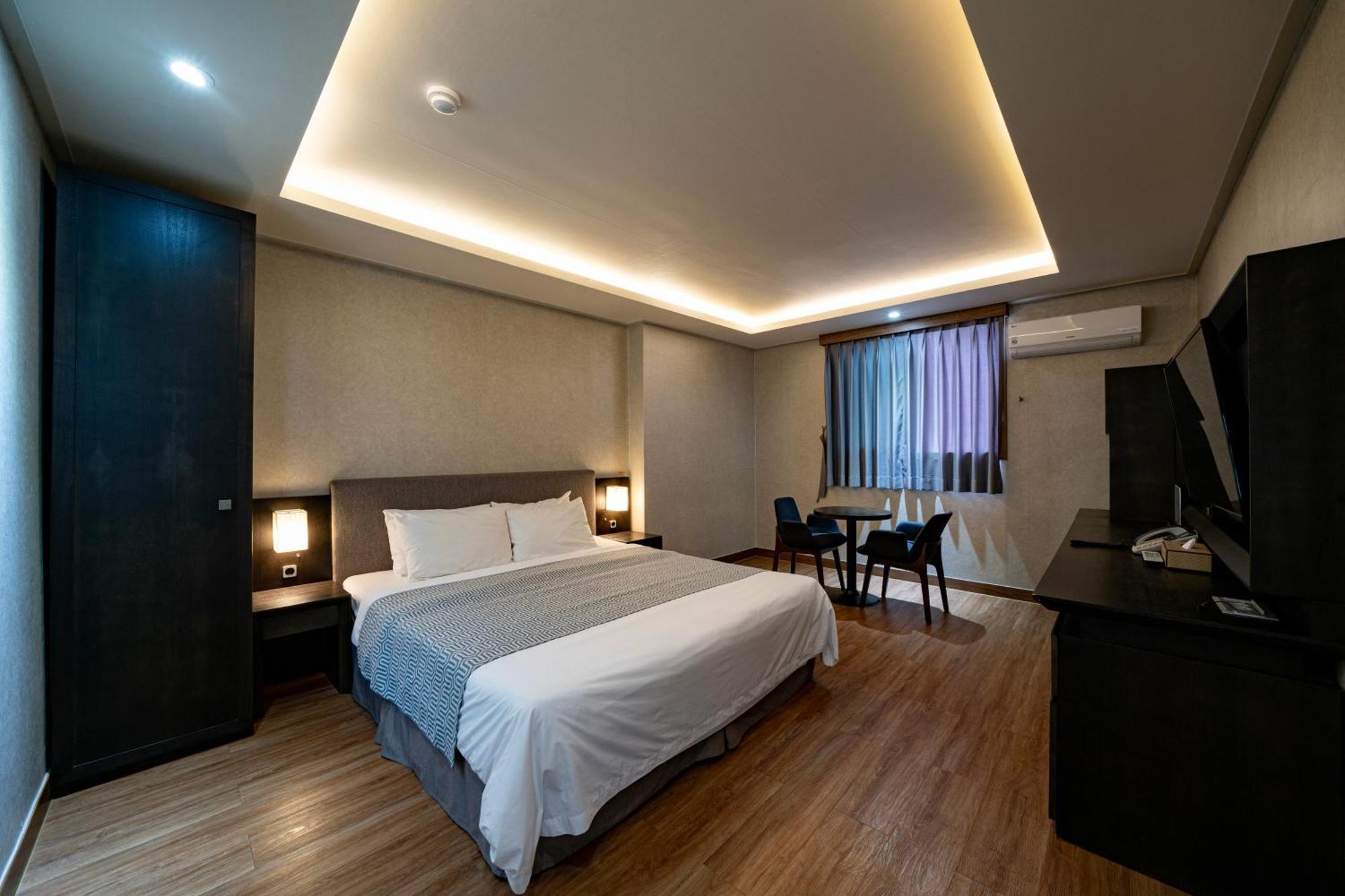 I-Check Hyunjin Hotel Donghae Bagian luar foto