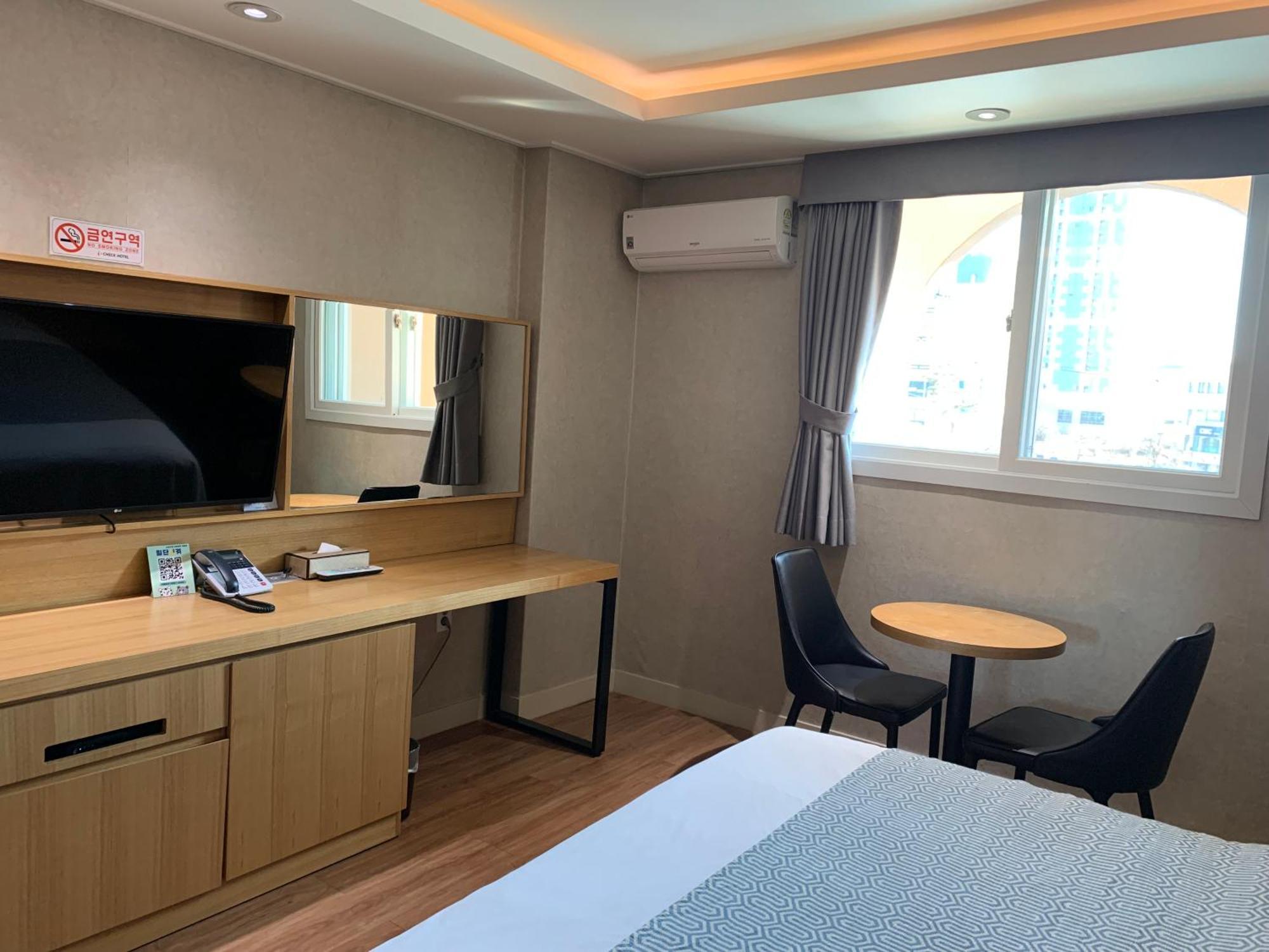 I-Check Hyunjin Hotel Donghae Bagian luar foto