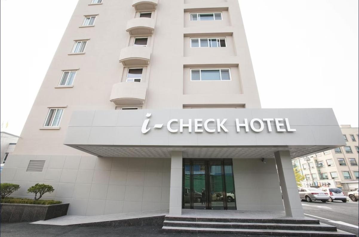 I-Check Hyunjin Hotel Donghae Bagian luar foto