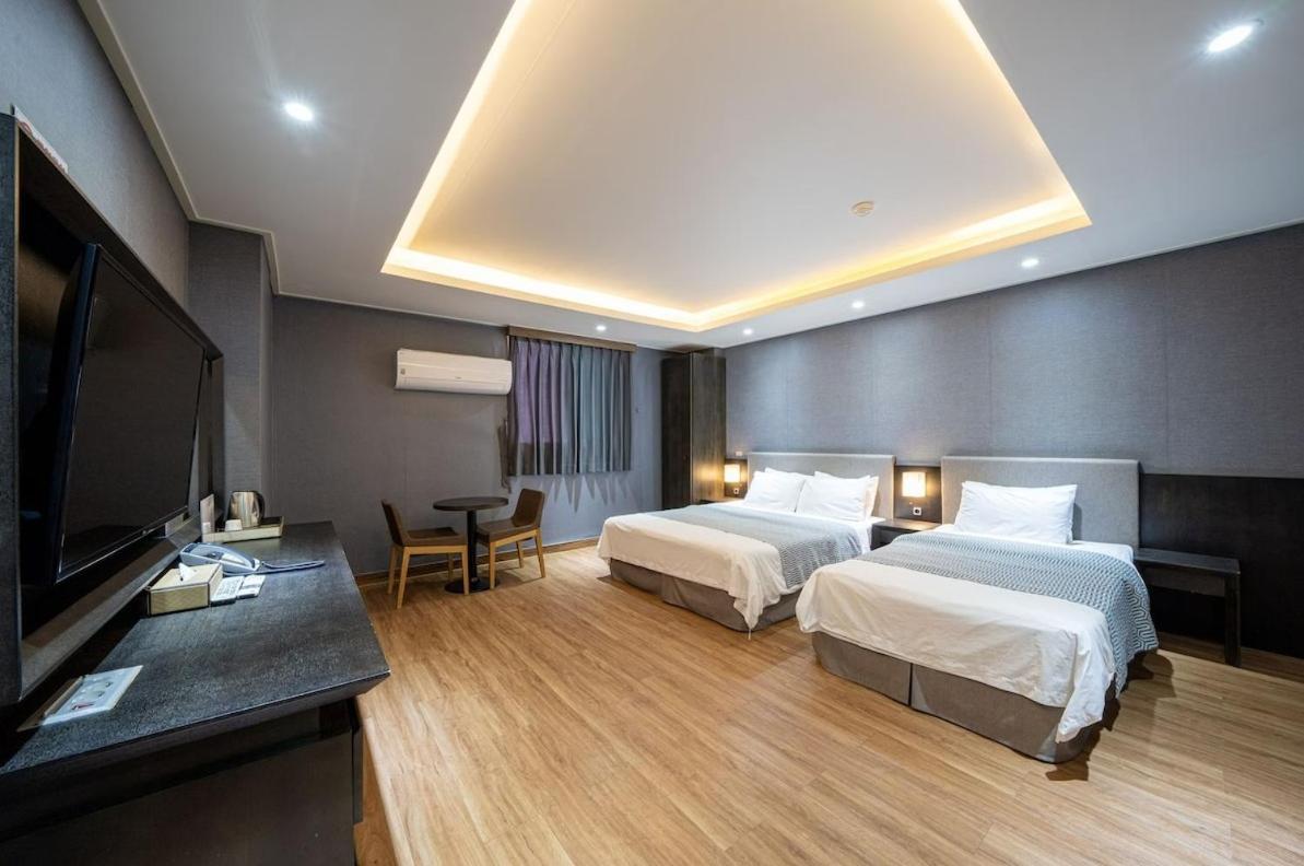 I-Check Hyunjin Hotel Donghae Bagian luar foto