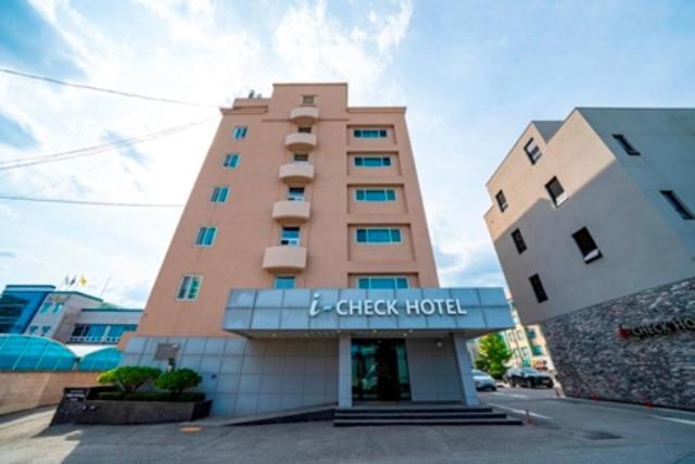 I-Check Hyunjin Hotel Donghae Bagian luar foto