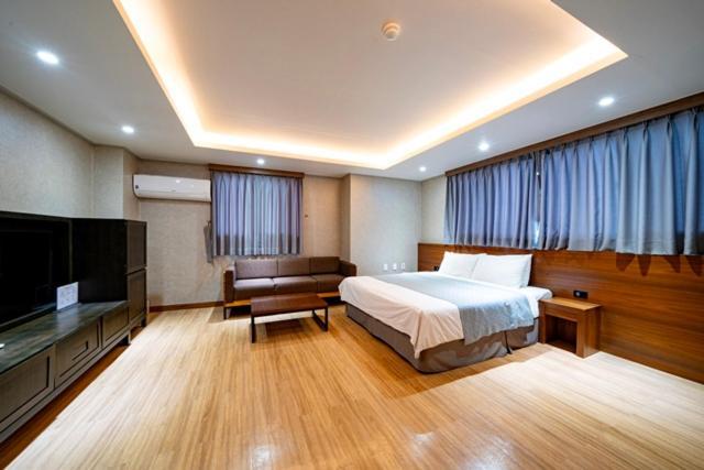 I-Check Hyunjin Hotel Donghae Bagian luar foto