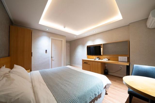 I-Check Hyunjin Hotel Donghae Bagian luar foto