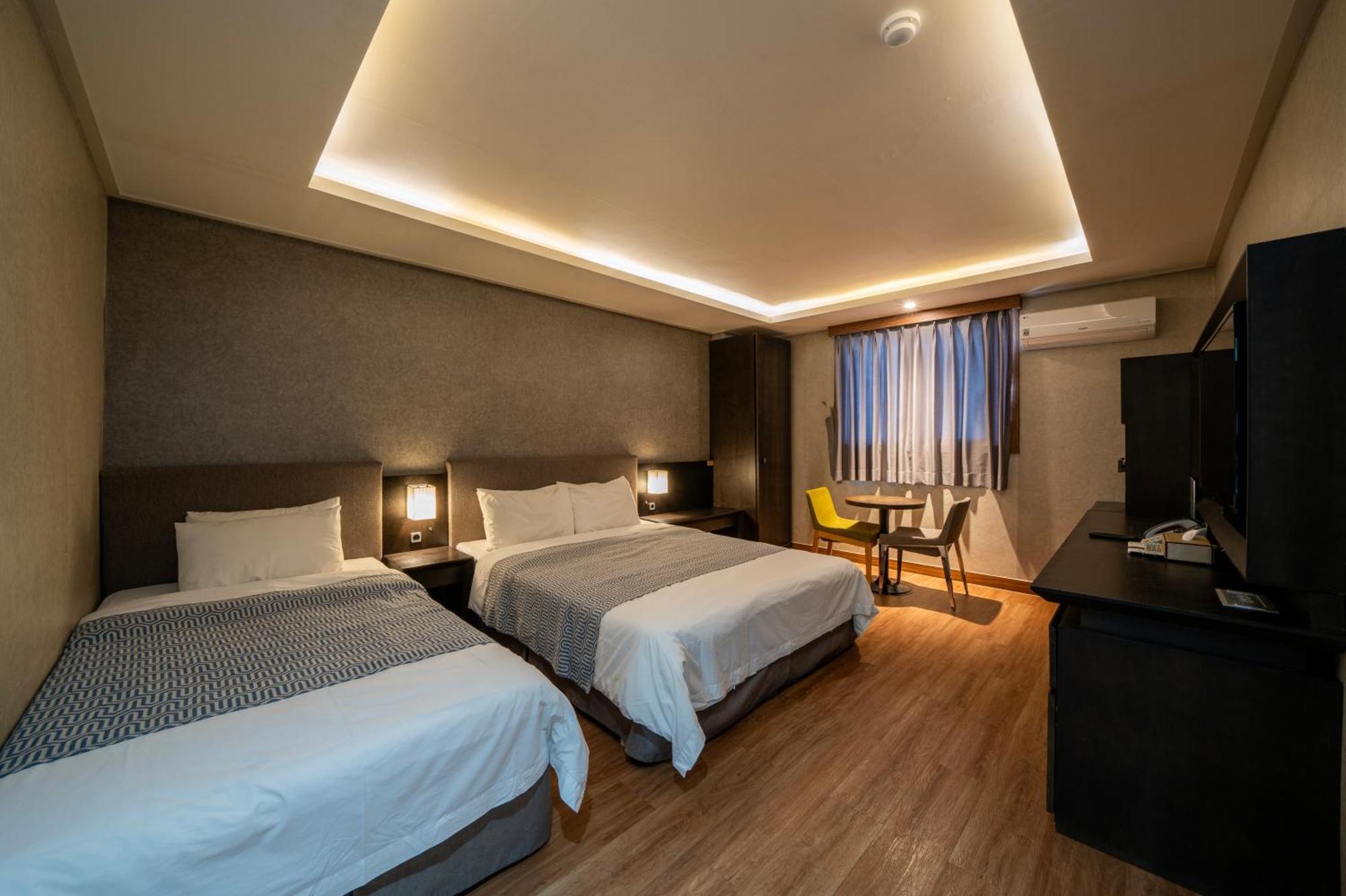 I-Check Hyunjin Hotel Donghae Bagian luar foto