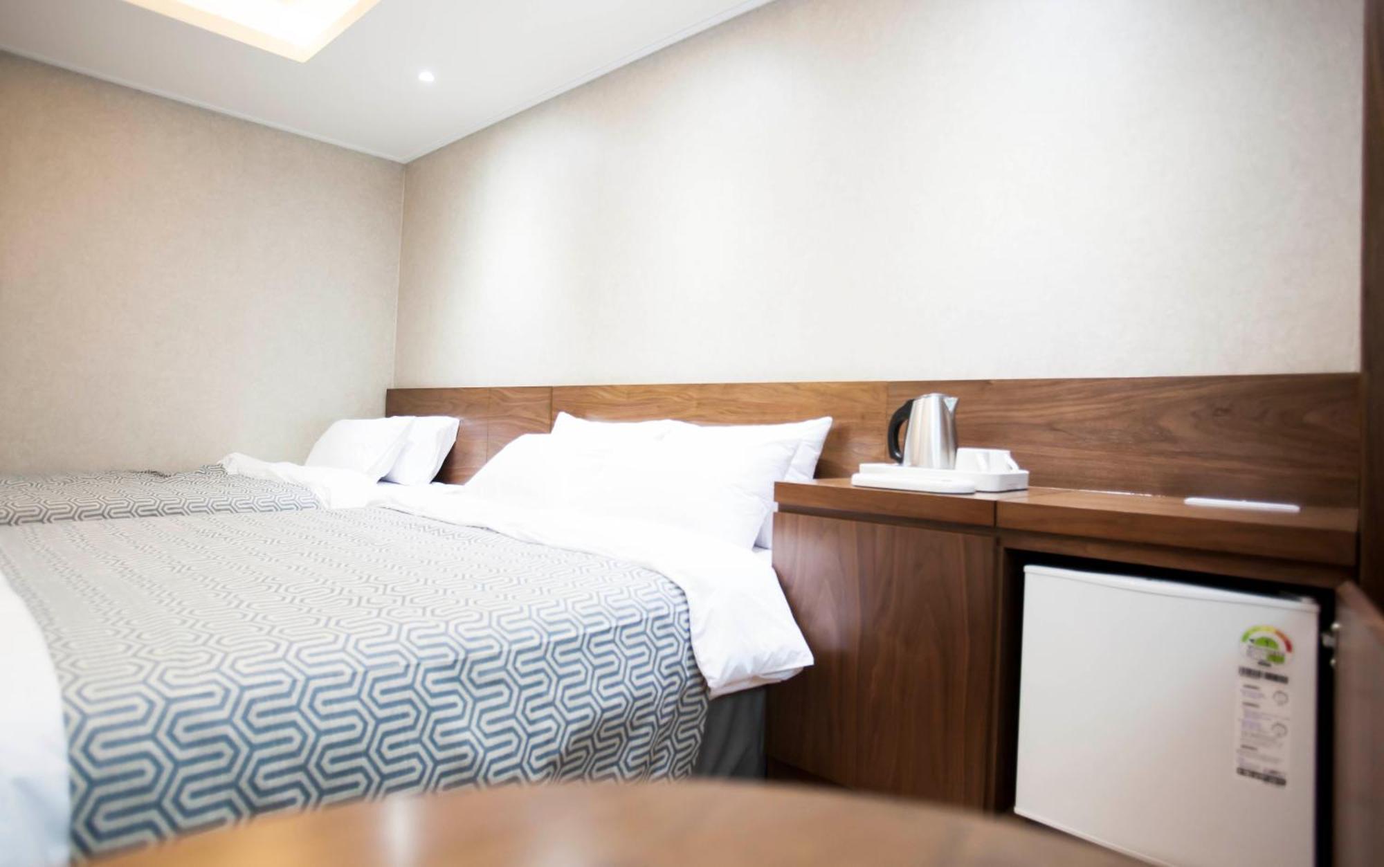 I-Check Hyunjin Hotel Donghae Bagian luar foto
