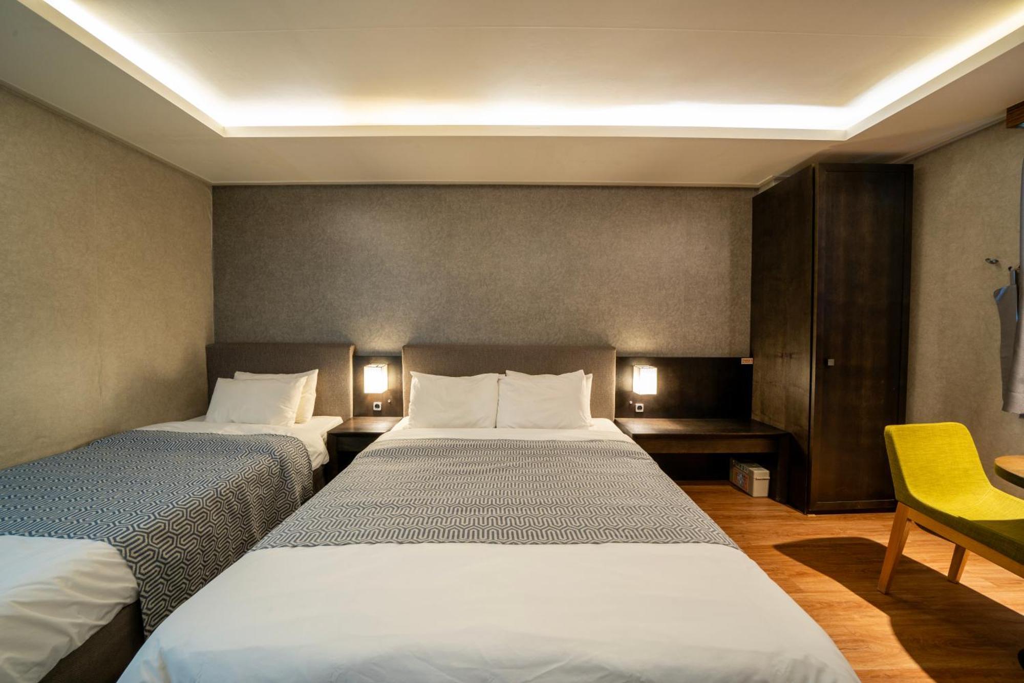 I-Check Hyunjin Hotel Donghae Bagian luar foto