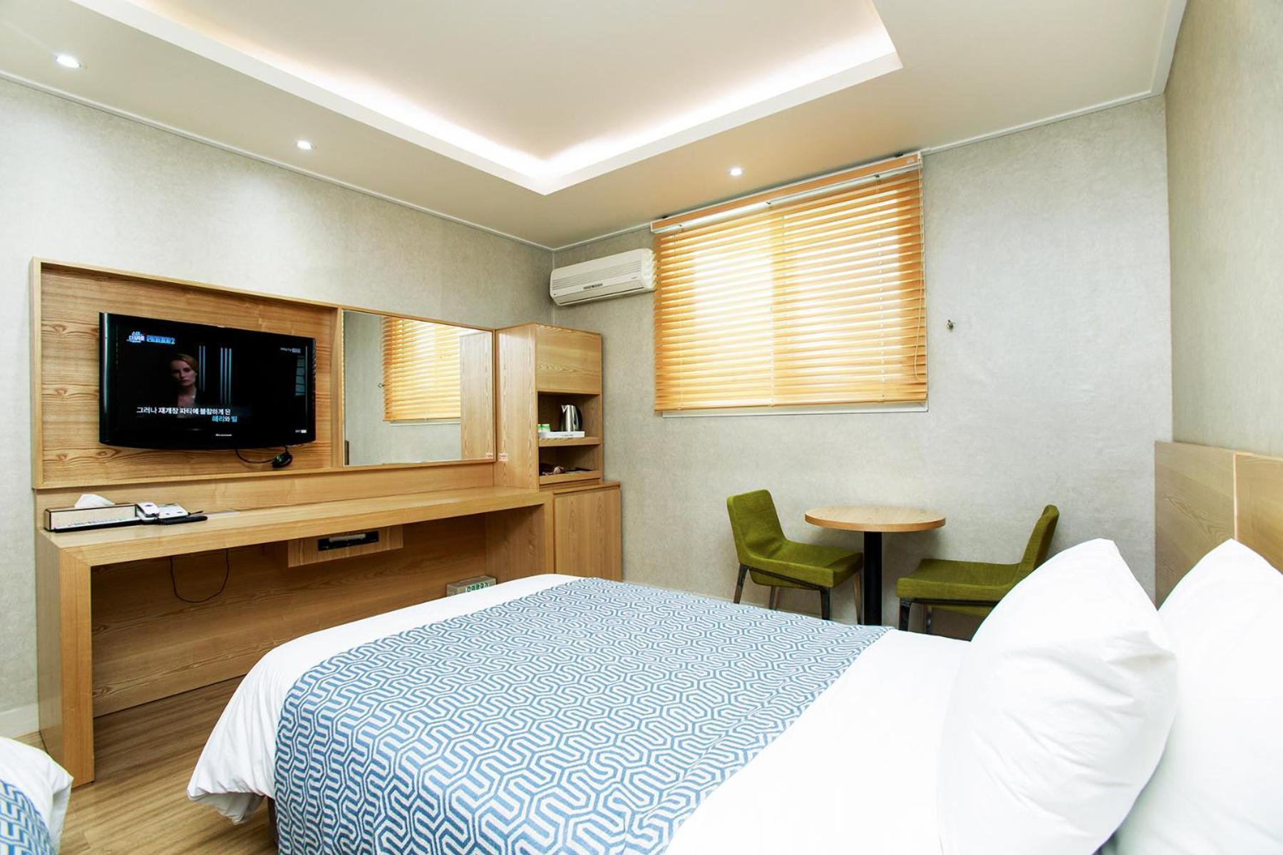 I-Check Hyunjin Hotel Donghae Bagian luar foto