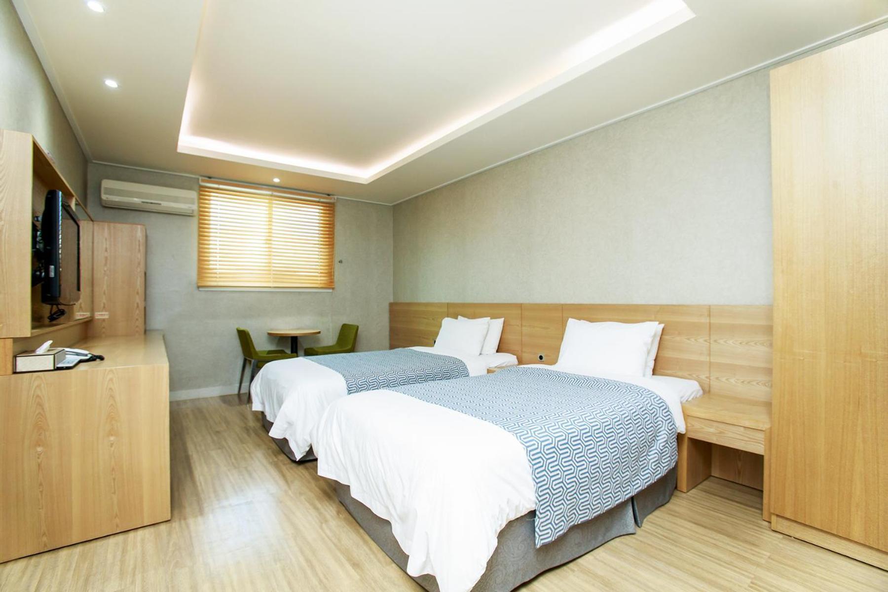 I-Check Hyunjin Hotel Donghae Bagian luar foto