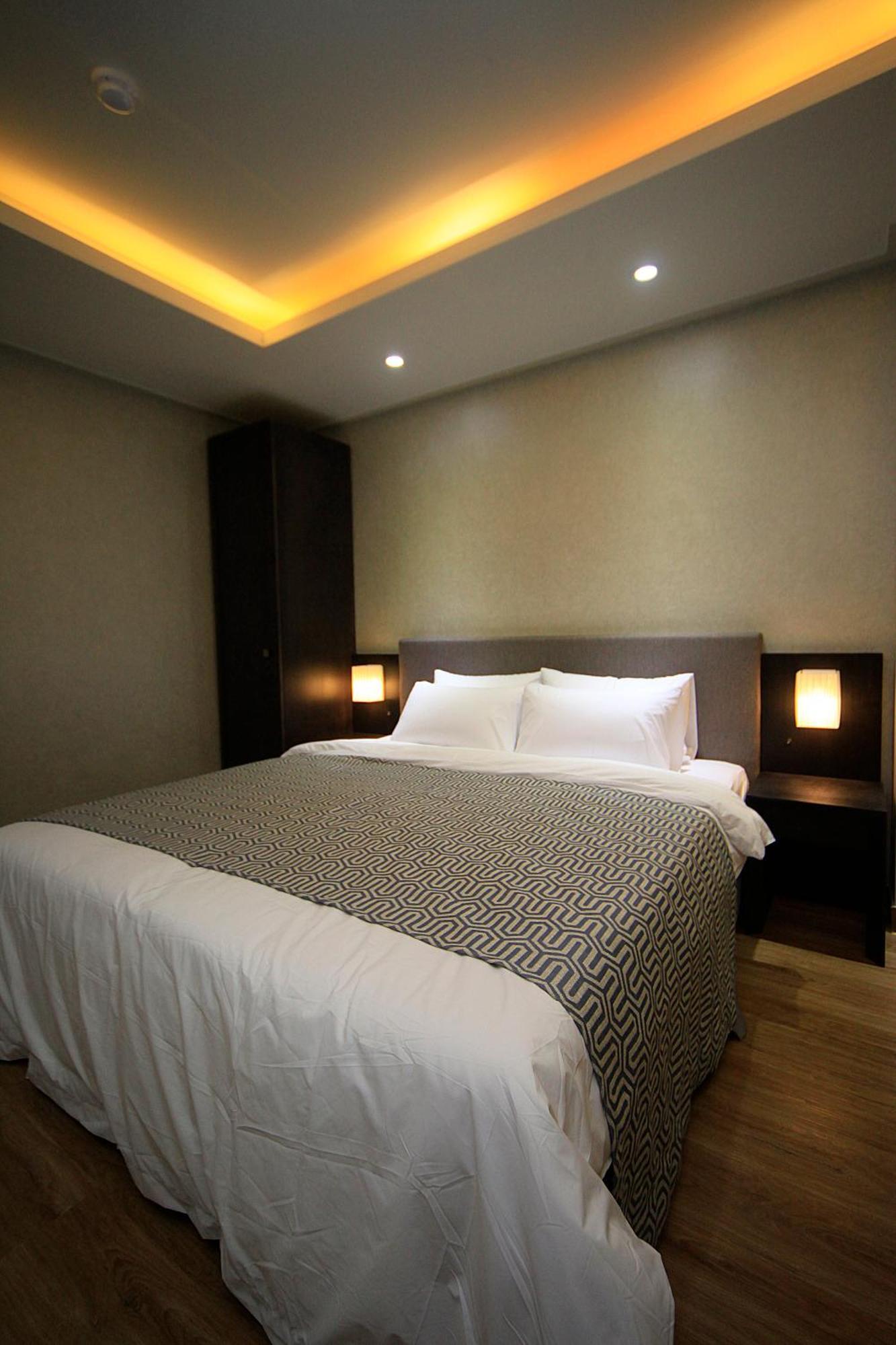I-Check Hyunjin Hotel Donghae Bagian luar foto